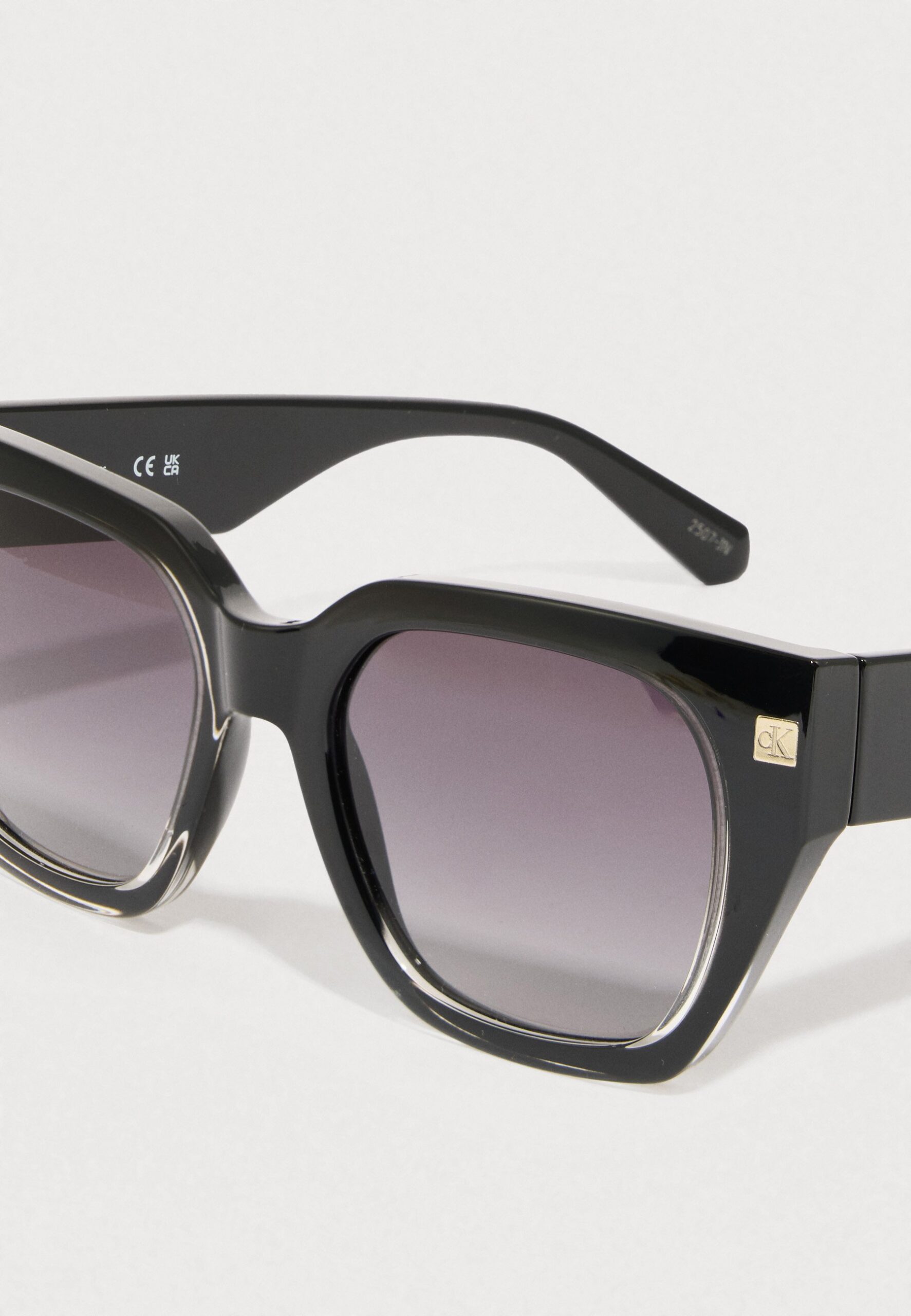 Oculos de sol Calvin Klein Jeans feminino- CKJ25620S001 - Imagem 2